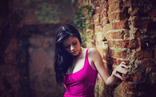 Model Wallpaper - Purple Dress
